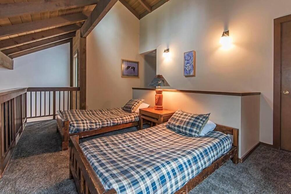 Photo of Bedroom in Overlook Park