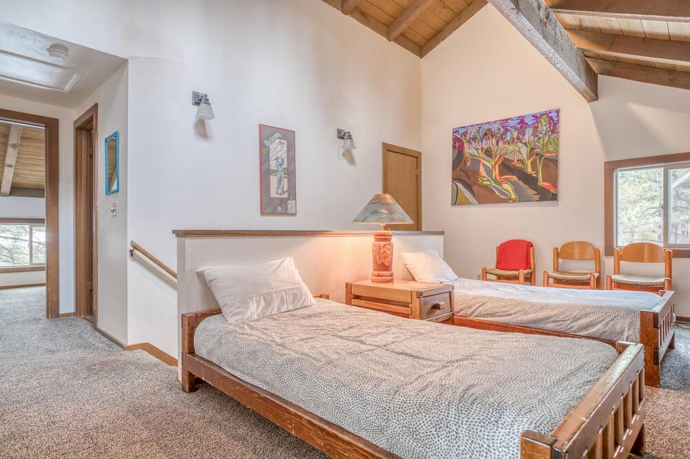 Photo of Bedroom in Overlook Park