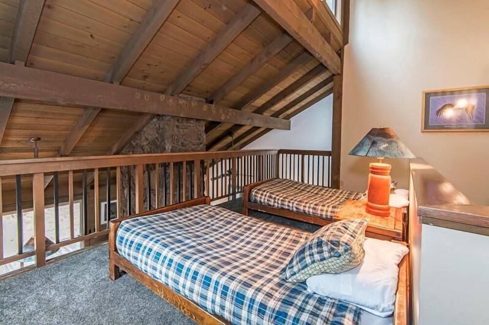 Photo of Bedroom in Overlook Park