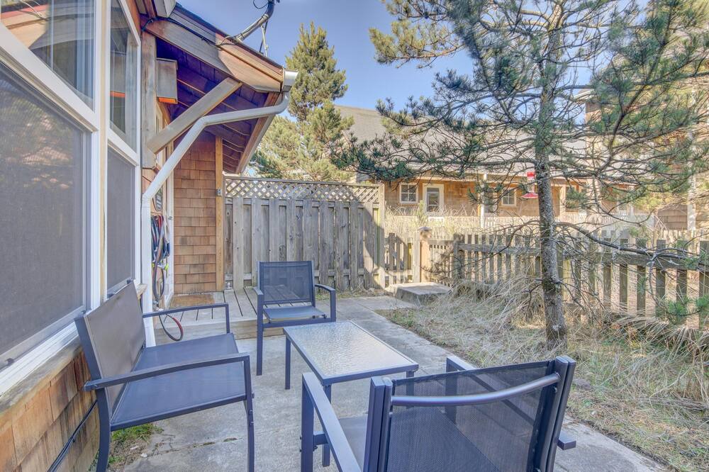 Photo of Patio Balcony in Shorepine Village