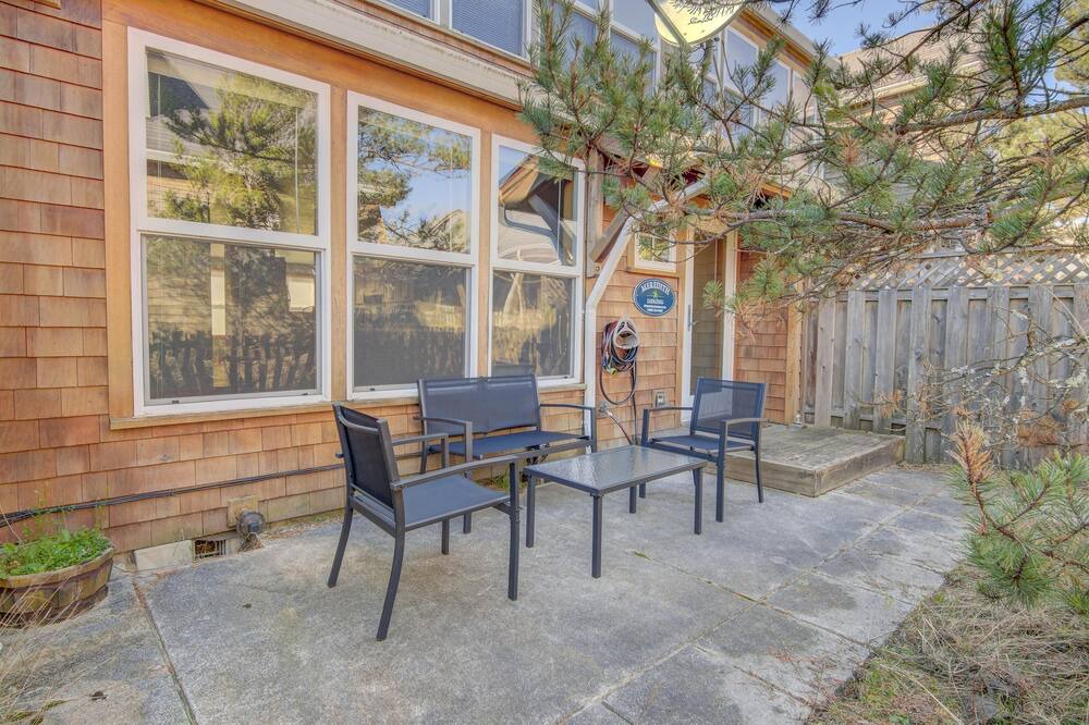 Photo of Patio Balcony in Shorepine Village