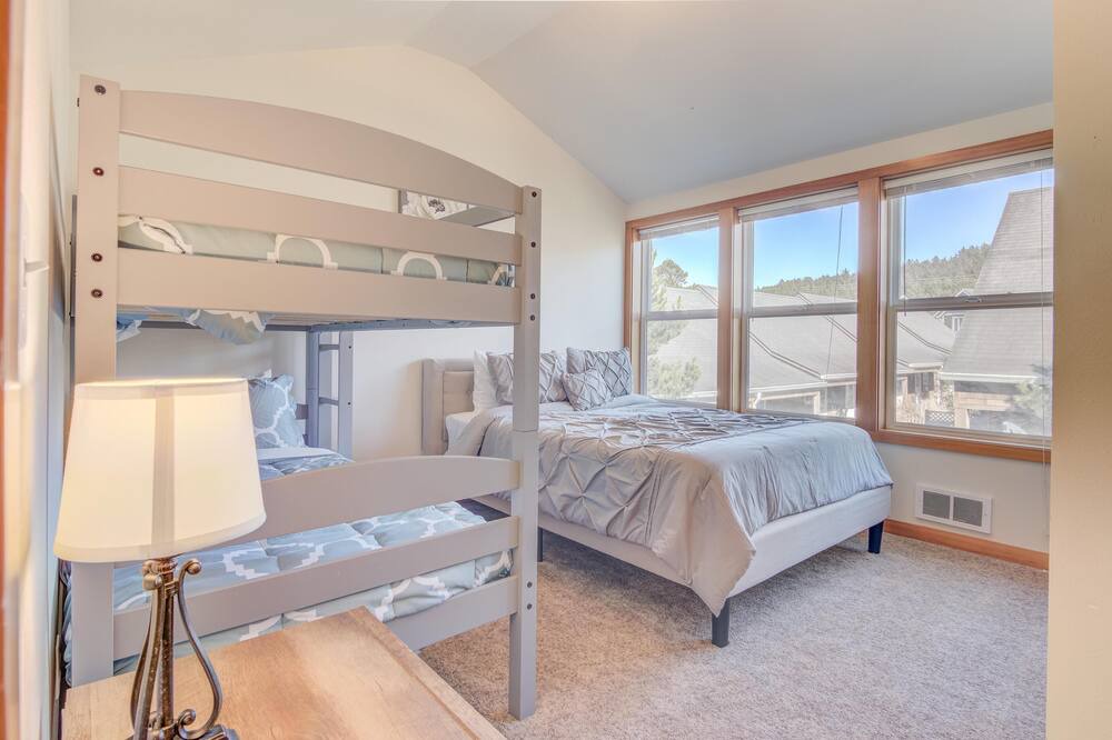 Photo of Bedroom in Shorepine Village