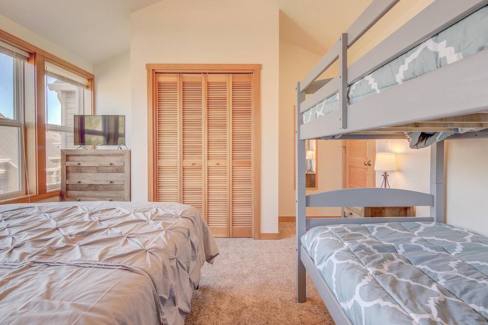 Photo of Bedroom in Shorepine Village