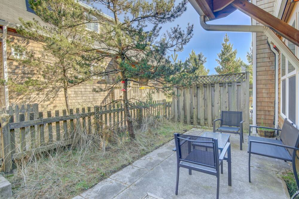 Photo of Patio Balcony in Shorepine Village