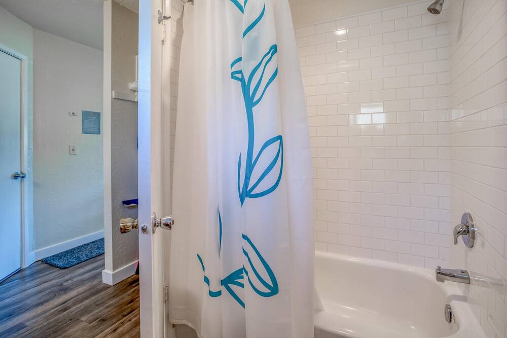 Photo of Bathroom in Neskowin