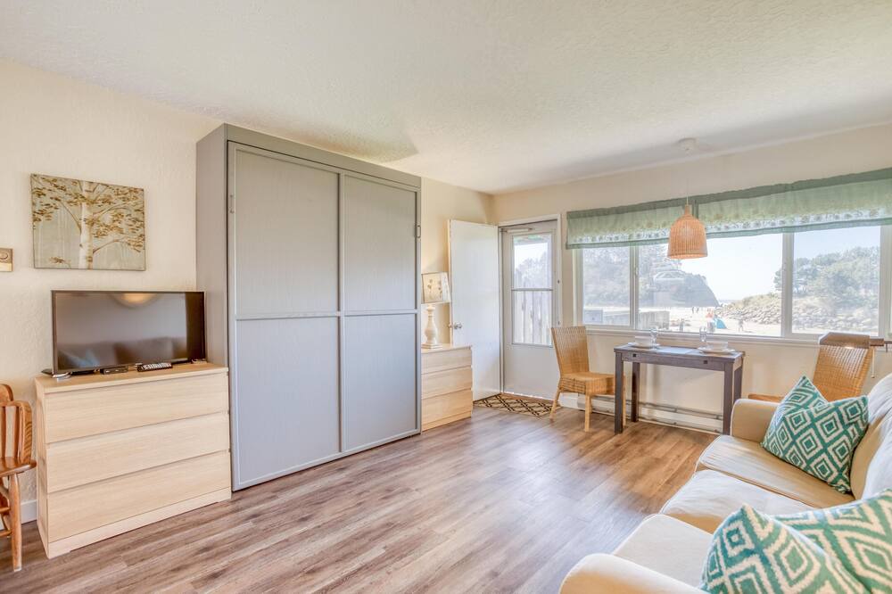 Photo of Bedroom in Neskowin