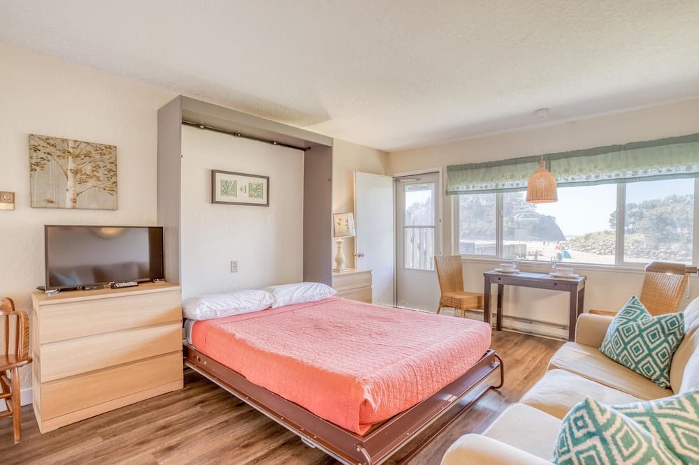 Photo of Bedroom in Neskowin