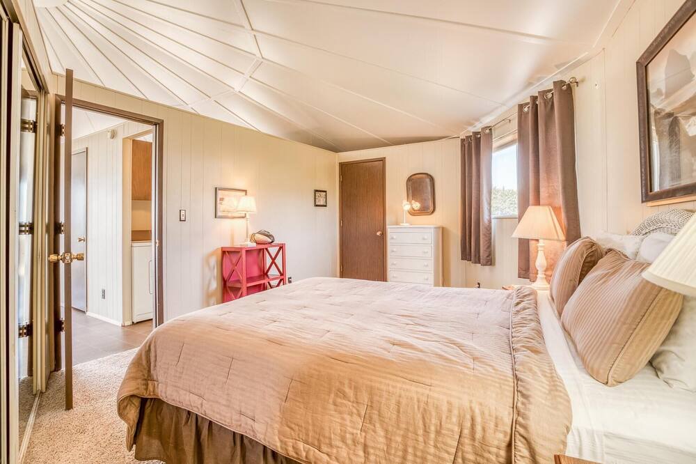 Photo of Bedroom in Bayshore