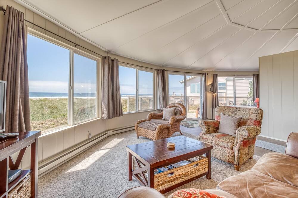 Photo of Livingroom in Bayshore