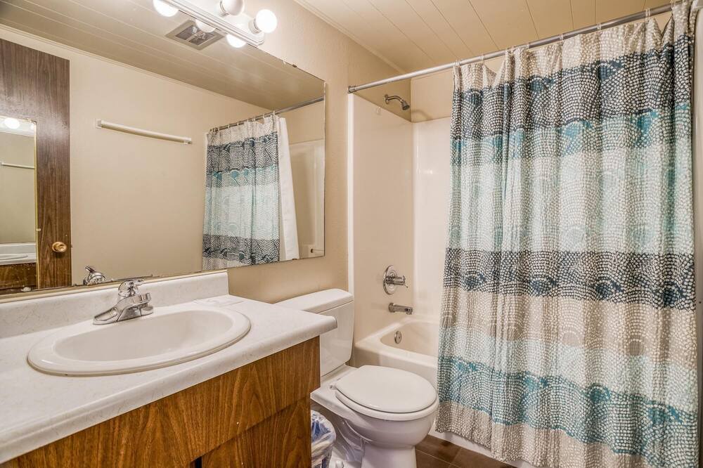 Photo of Bathroom in Bayshore