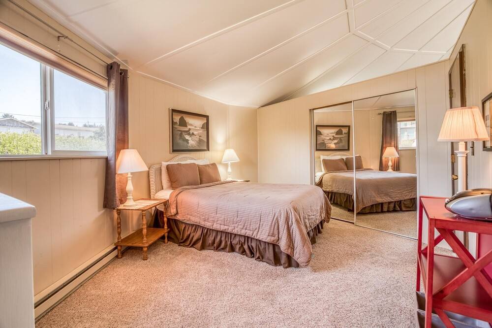 Photo of Bedroom in Bayshore