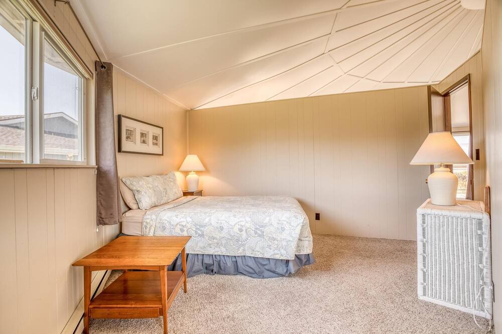Photo of Bedroom in Bayshore