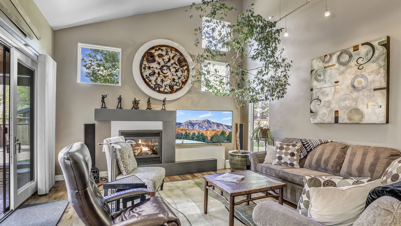 Photo of Livingroom in Old North Boulder