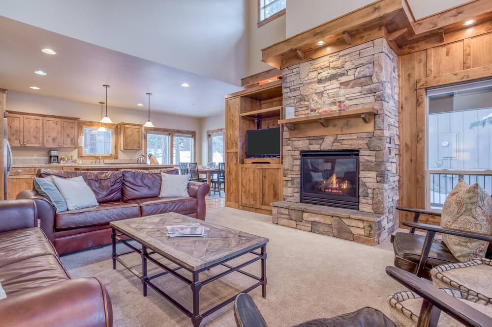 Photo of Livingroom in RiverWild
