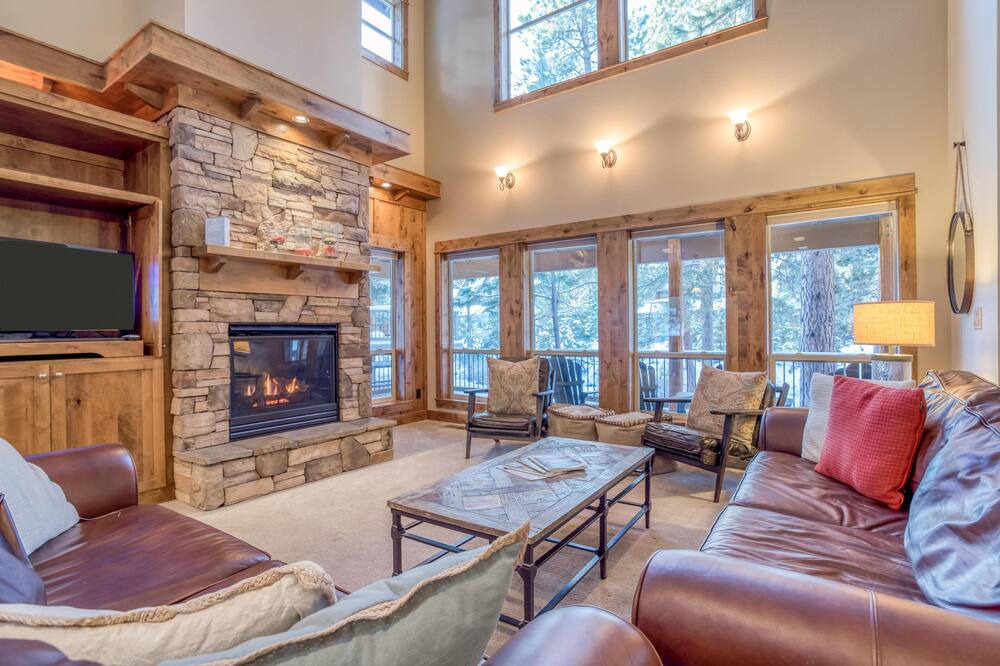 Photo of Livingroom in RiverWild