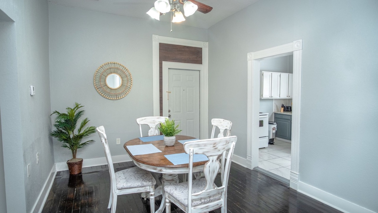 Photo of Bedroom in Five Points