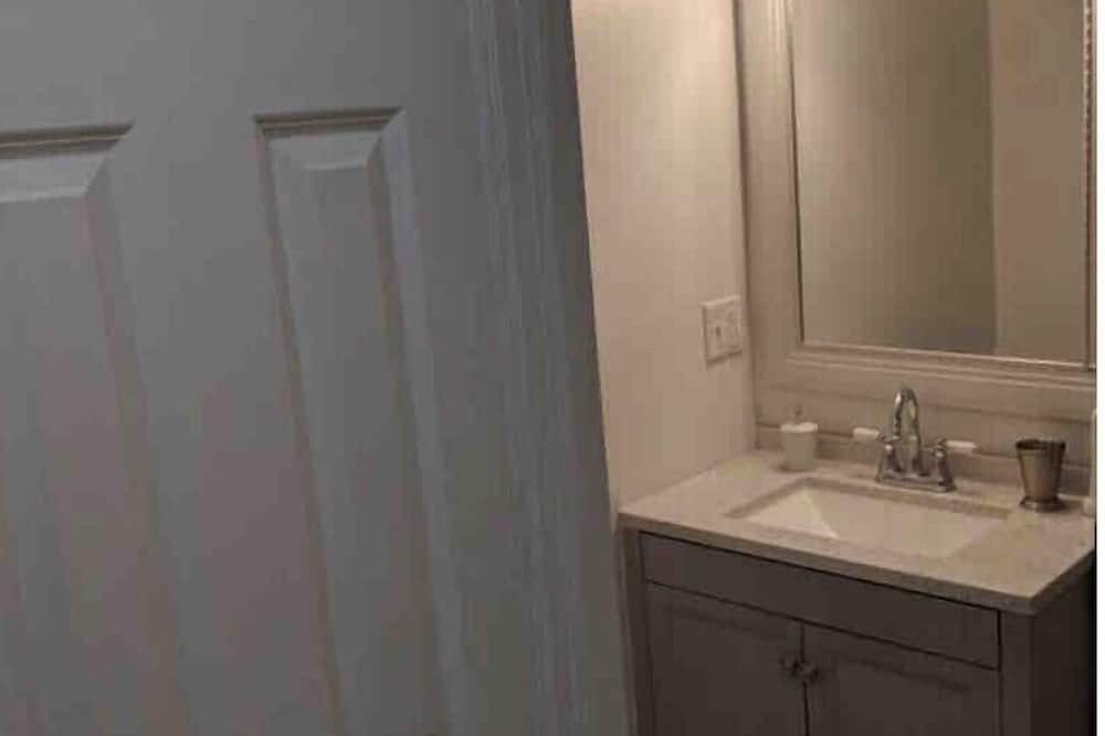 Photo of Bathroom in Hunt