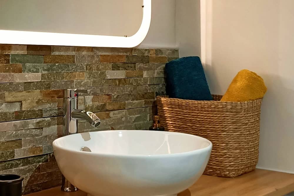 Photo of Bathroom in Saint-Jean-Saint-Germain