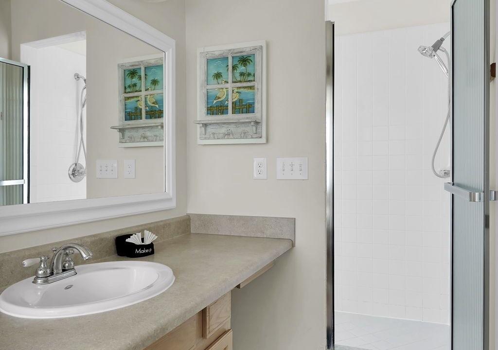 Photo of Bathroom in Girvin