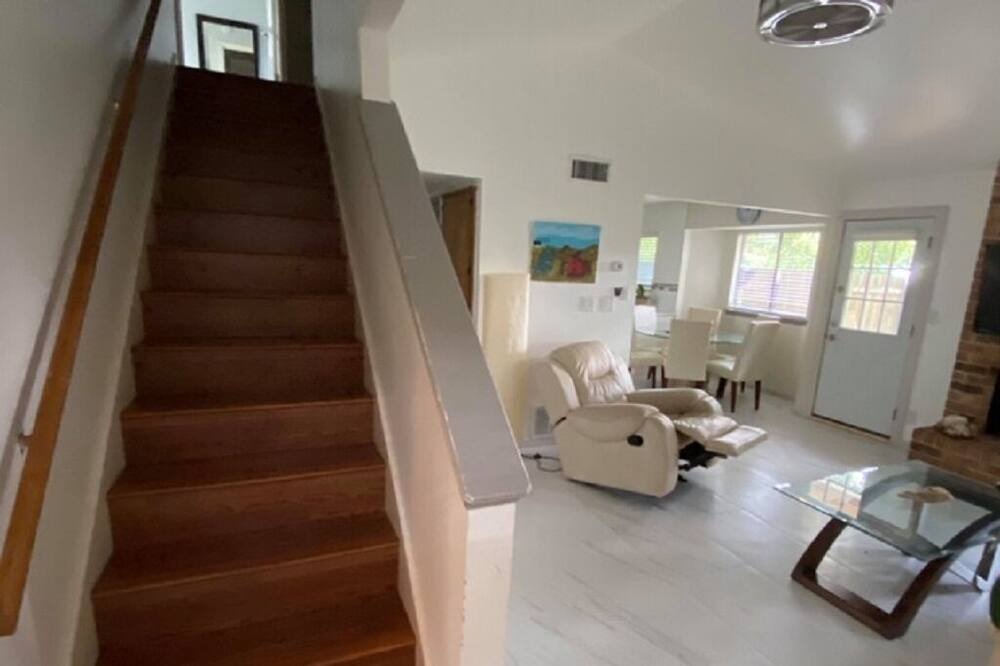 Photo of Livingroom in Bee Cave Woods