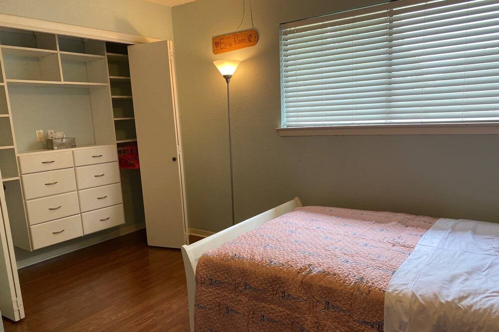 Photo of Bedroom in Bee Cave Woods