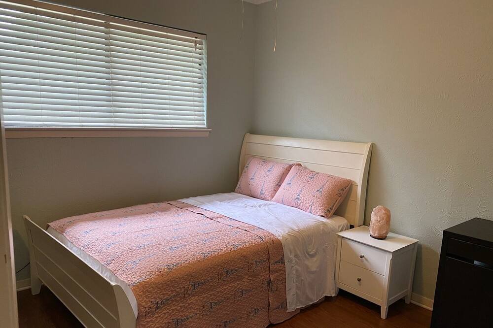 Photo of Bedroom in Bee Cave Woods