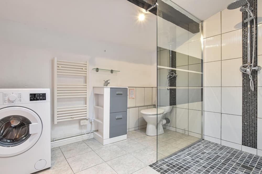Photo of Bathroom in Saint-Hilaire-de-Voust