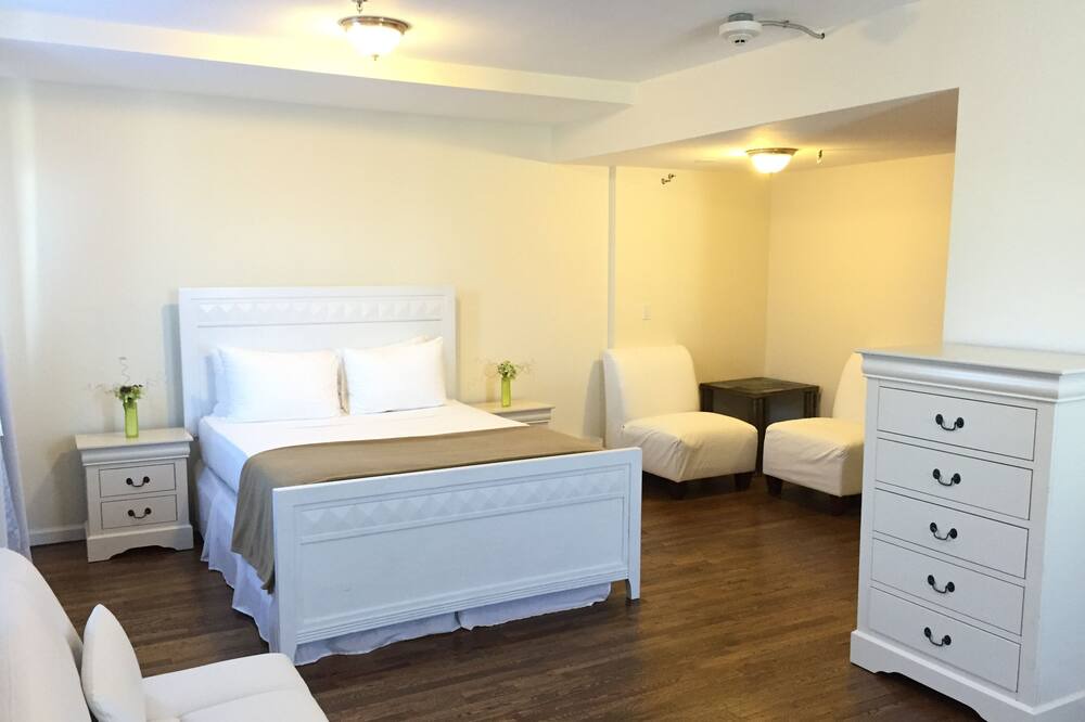 Photo of Bedroom in Long Beach