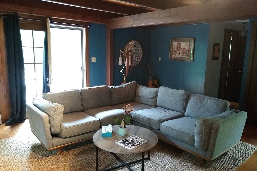 Photo of Livingroom in Falls Village