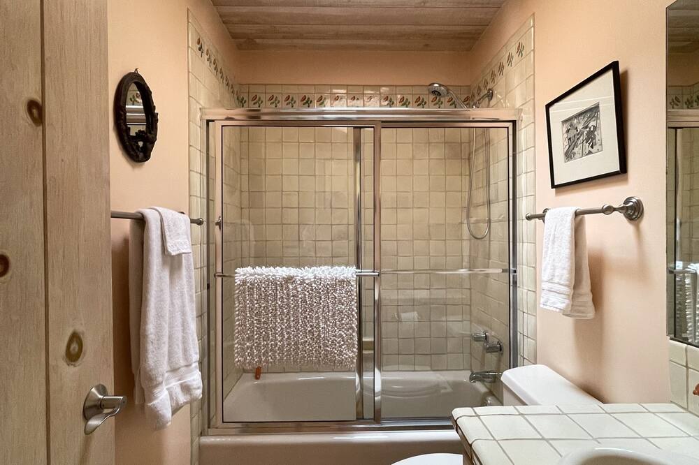 Photo of Bathroom in Eldorado at Santa Fe
