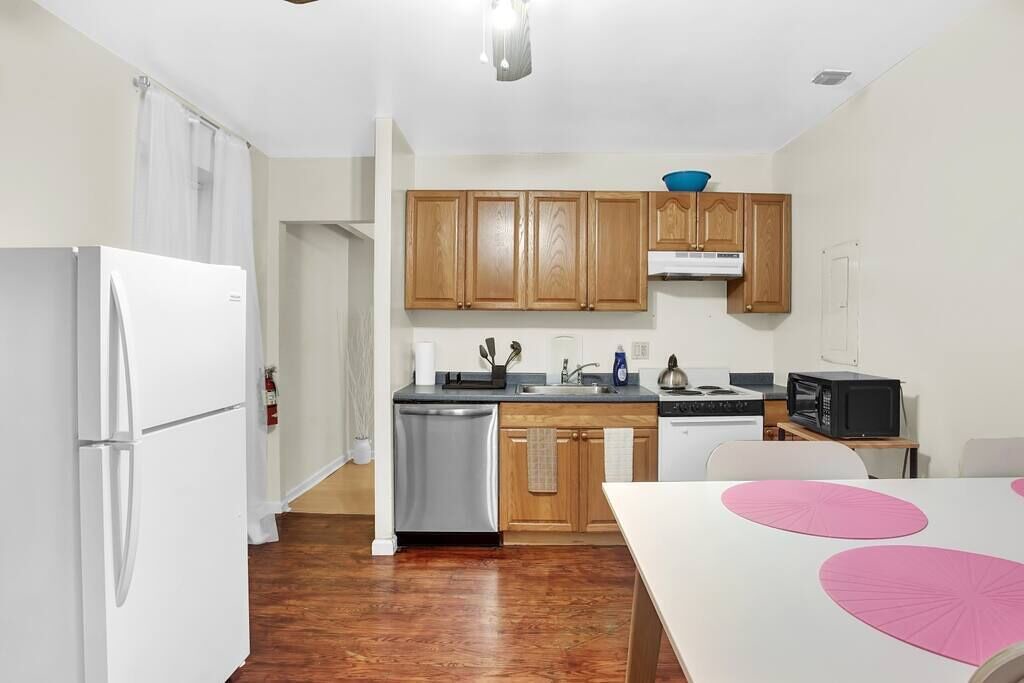 Photo of Kitchen in Graduate Hospital