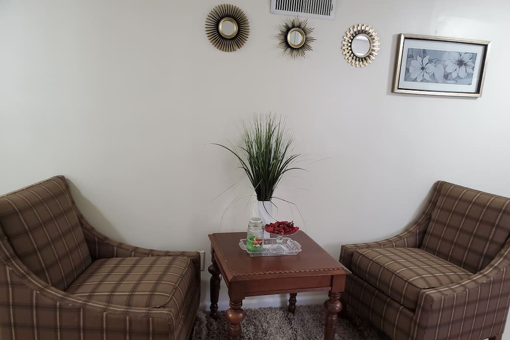 Photo of Livingroom in Niskayuna