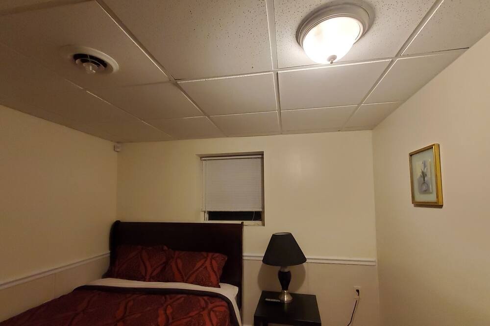 Photo of Bedroom in Niskayuna