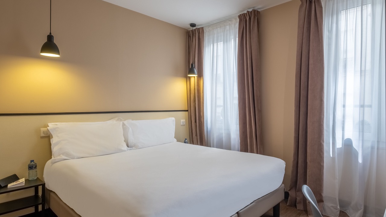 Photo of Bedroom in Grenelle