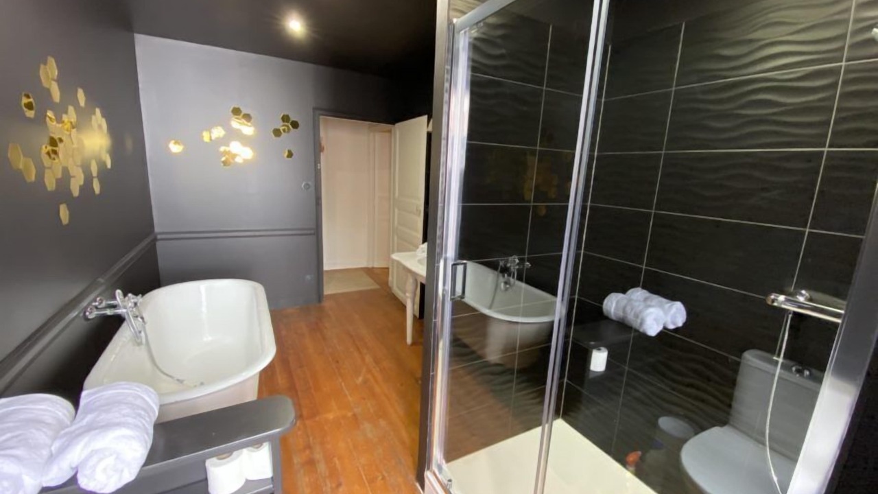 Photo of Bathroom in Saint-Georges-de-Montaigu