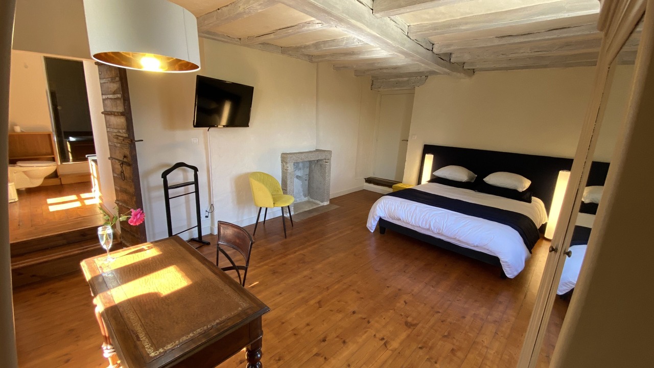 Photo of Bedroom in Saint-Georges-de-Montaigu