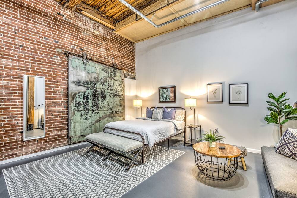 Photo of Bedroom in Downtown West