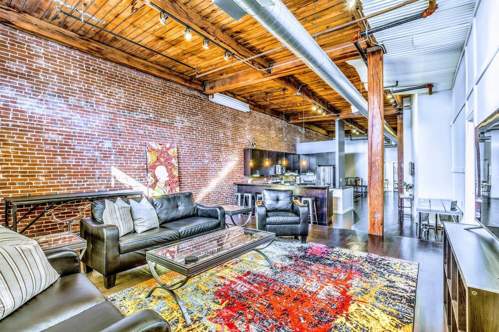 Photo of Livingroom in Downtown West