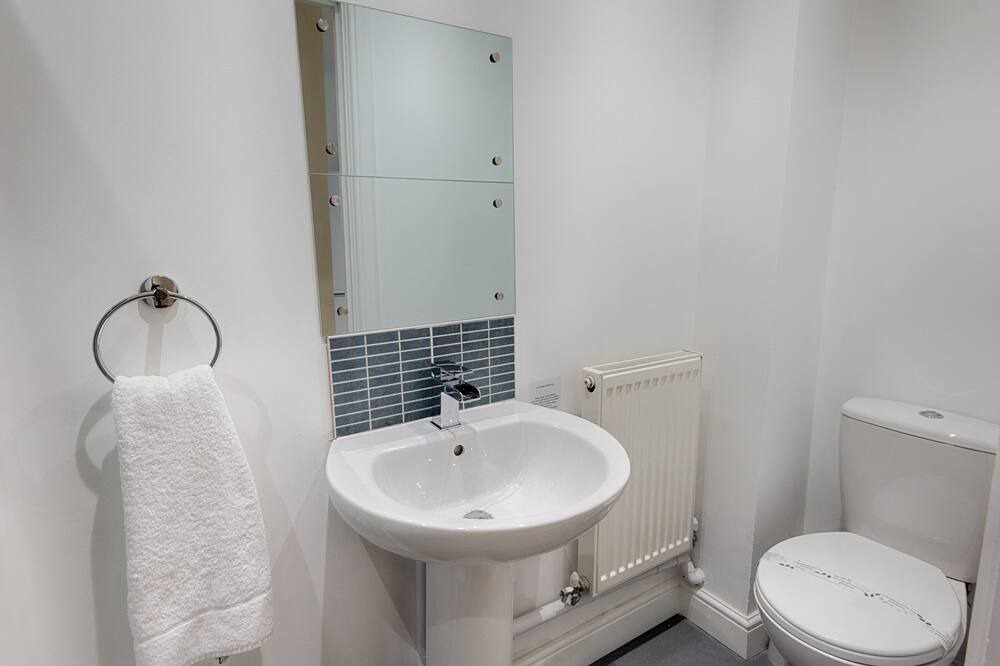 Photo of Bathroom in Cwmbrwla