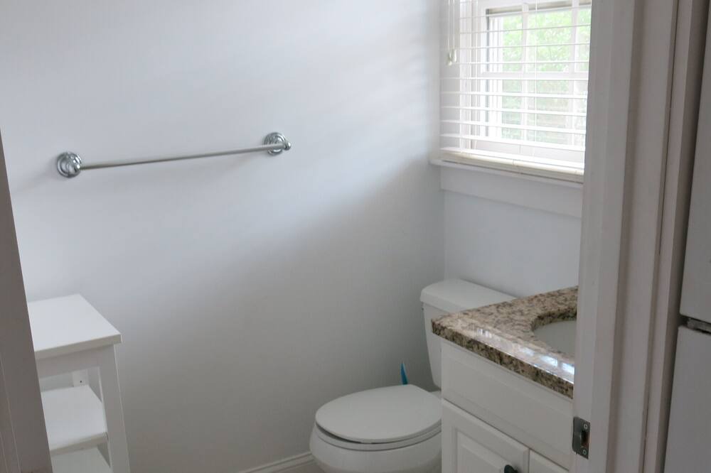 Photo of Bathroom in Campground Landing