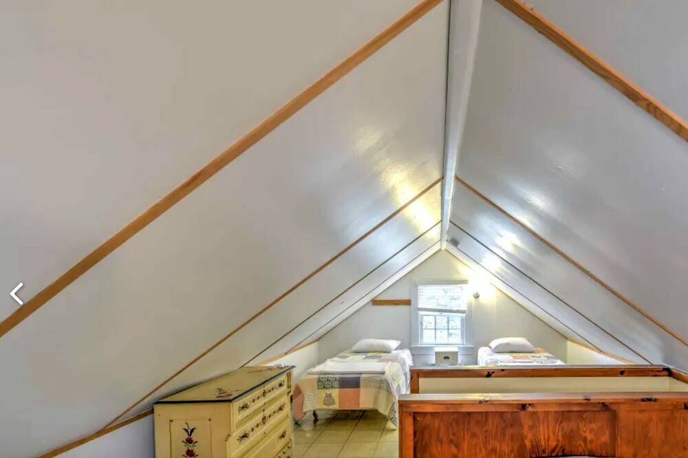 Photo of Bedroom in Campground Landing