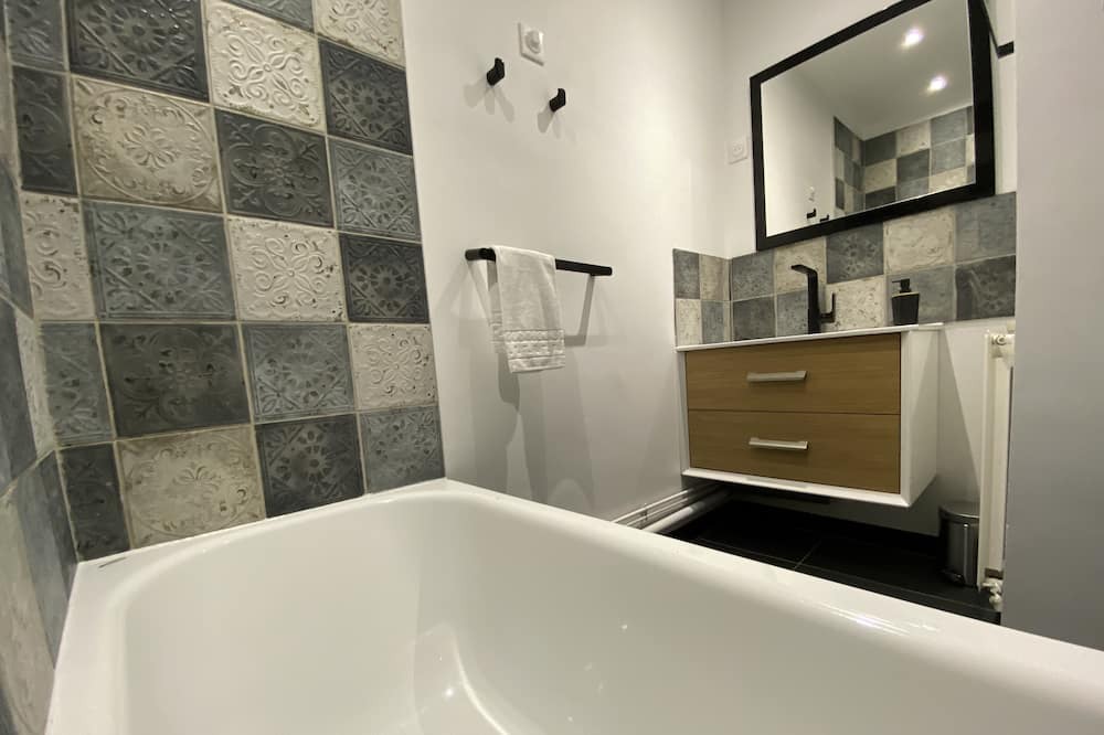 Photo of Bathroom in Saint-Hilaire-Saint-Florent