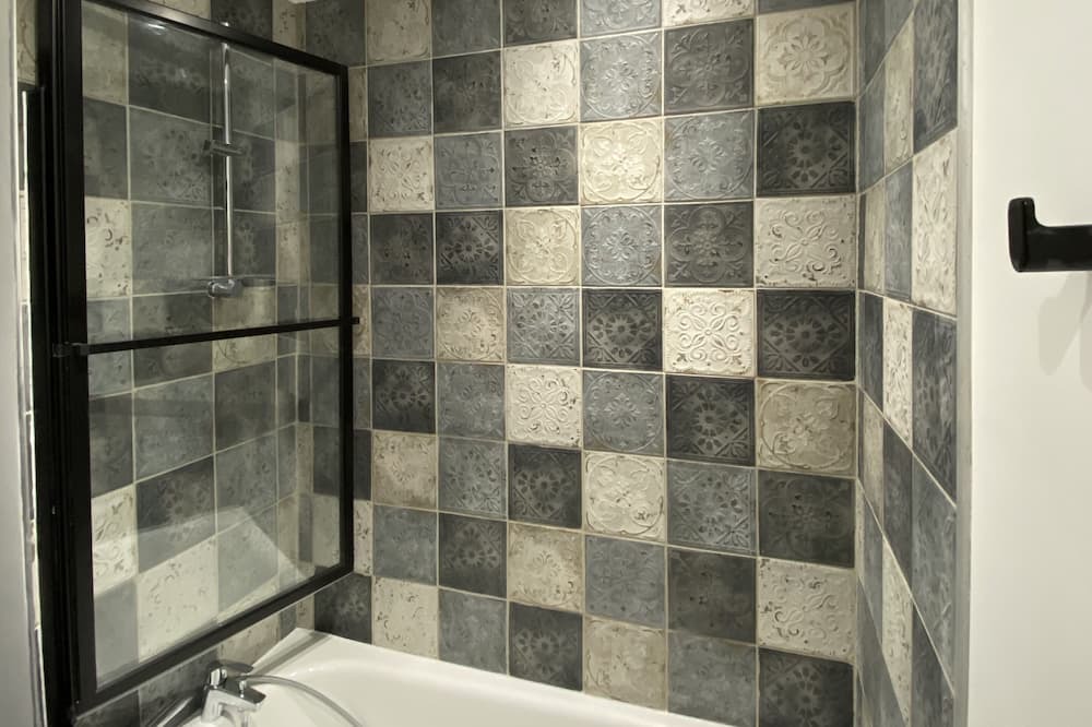 Photo of Bathroom in Saint-Hilaire-Saint-Florent