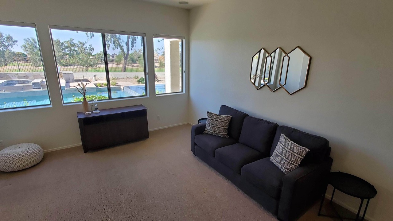 Photo of Livingroom in Legacy