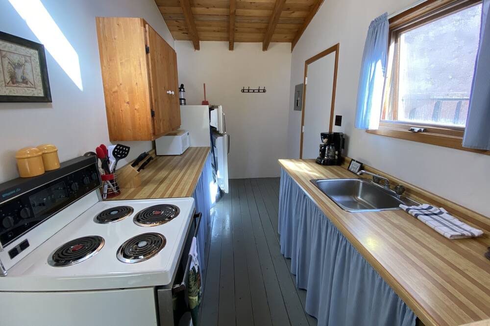 Photo of Kitchen in Sioux Narrows Nestor Falls