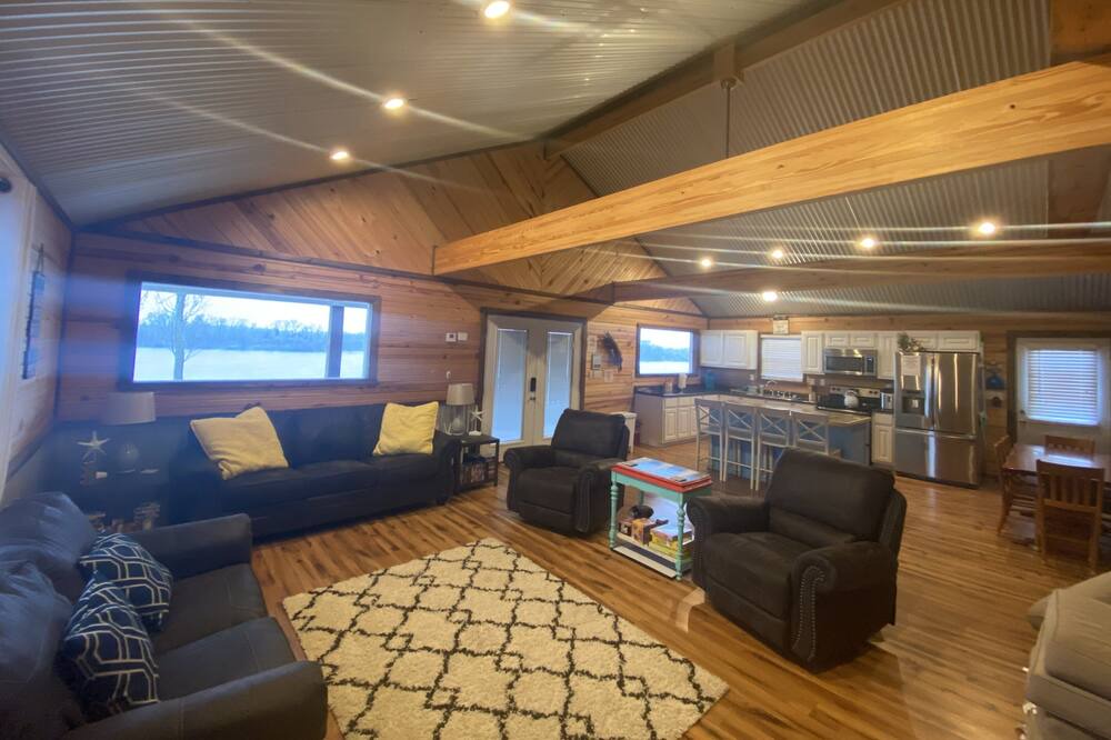 Photo of Livingroom in Morris Chapel