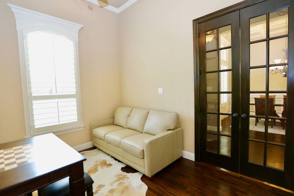 Photo of Livingroom in Keller