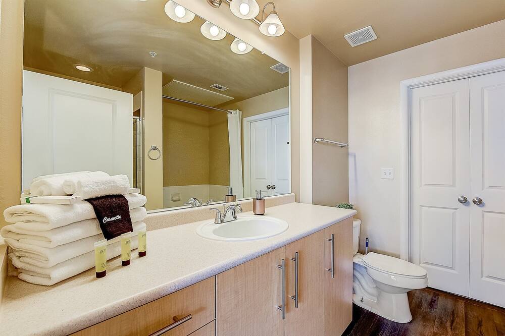 Photo of Bathroom in Cityplace
