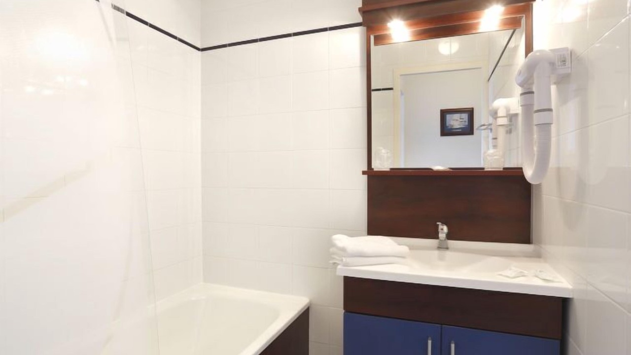 Photo of Bathroom in Pyrenees 2000