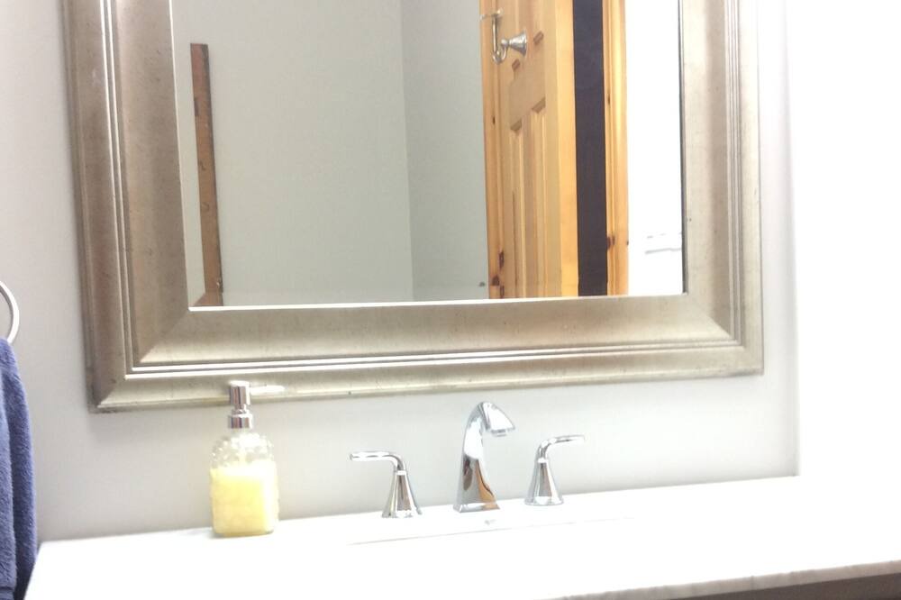 Photo of Bathroom in Carling